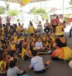 Público reunido em atividade da Festa Literária de Itapecuru-Mirim